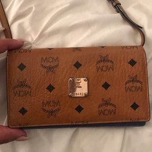 McM wallet